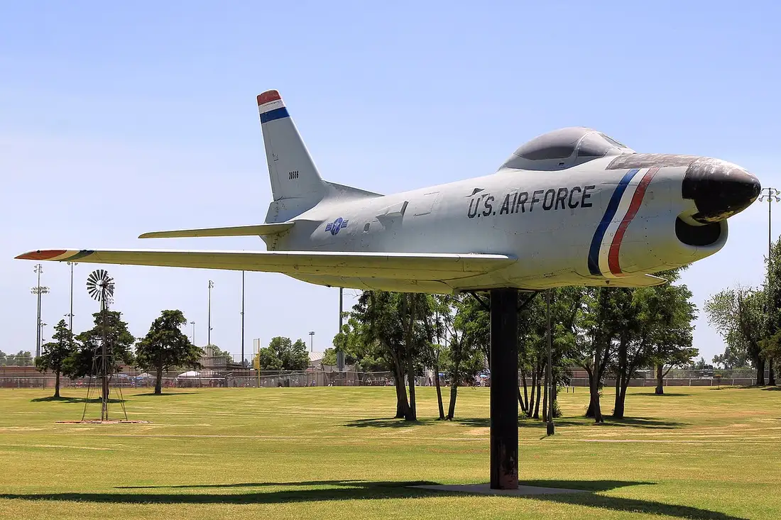 Electrical service area - Mustang